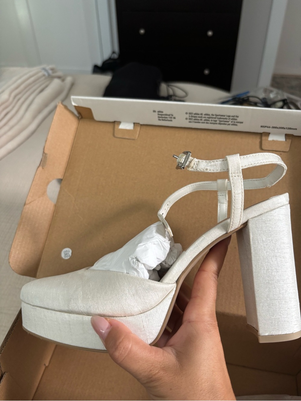 Dolce Vita Parlo Heels, Ivory Satin, Size 8, Never Worn